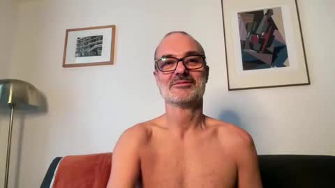 Max Mikado online show from 11/21/25, 03:22