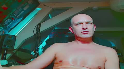 Snapshot of maxhardcore77 chatting on 09/28/25, 06:41 maxhardcore77 online show from 09/28/25, 06:41