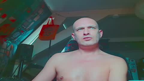 Snapshot of maxhardcore77 chatting on 11/10/25, 09:19 maxhardcore77 online show from 11/10/25, 09:19