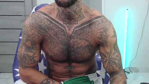 Snapshot of maxi_foxxx chatting on 09/10/25, 07:52 Maximus Fox online show from 09/10/25, 07:52