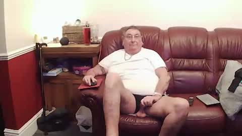 MAX online show from 04/08/26, 10:10