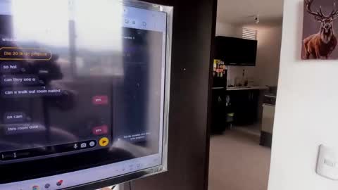 Snapshot of maxi_styles chatting on 02/23/25, 08:33 Alex online show from 02/23/25, 08:33