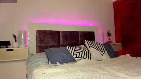 Snapshot of maxianomal chatting on 01/28/25, 02:10 Max online show from 01/28/25, 02:10