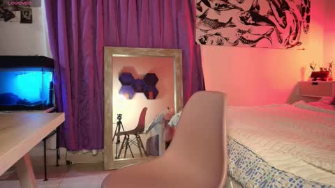 Max online show from 02/08/26, 03:32