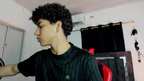 Maximiliano online show from 11/30/25, 07:51