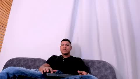 Maximo Montana online show from 07/22/26, 09:39