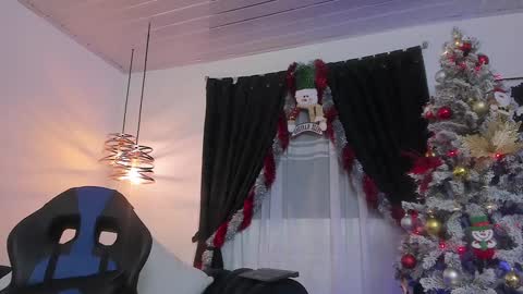 Snapshot of maximo_rodriguez chatting on 12/21/24, 07:45 Maximo online show from 12/21/24, 07:45