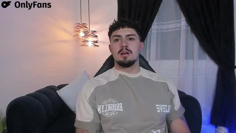 Snapshot of maximo_rodriguez chatting on 01/16/25, 03:02 Maximo online show from 01/16/25, 03:02