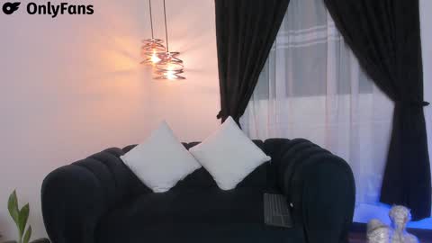 Snapshot of maximo_rodriguez chatting on 01/28/25, 10:34 Maximo online show from 01/28/25, 10:34