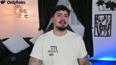 Snapshot of maximo_rodriguez chatting on 02/21/25, 06:07 Maximo online show from 02/21/25, 06:07