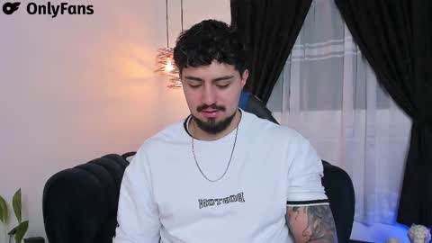 Snapshot of maximo_rodriguez chatting on 02/24/25, 07:00 Maximo online show from 02/24/25, 07:00