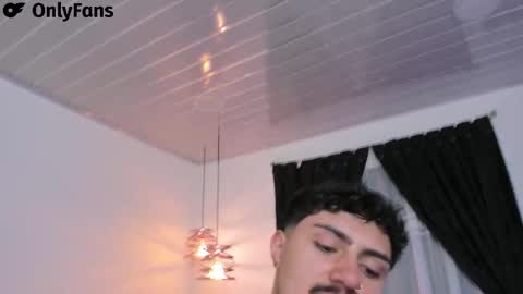 Snapshot of maximo_rodriguez chatting on 02/28/25, 08:31 Maximo online show from 02/28/25, 08:31