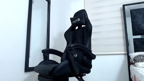 Snapshot of maximo_sebastian chatting on 01/26/25, 04:09 Maximo Sebastian online show from 01/26/25, 04:09