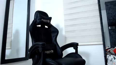 Snapshot of maximo_sebastian chatting on 03/12/25, 07:02 Maximo Sebastian online show from 03/12/25, 07:02