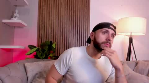 Snapshot of maximo_wolf1 chatting on 05/09/26, 11:43 Maximo Wolf online show from 05/09/26, 11:43