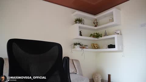 Sebastian online show from 02/18/26, 02:02