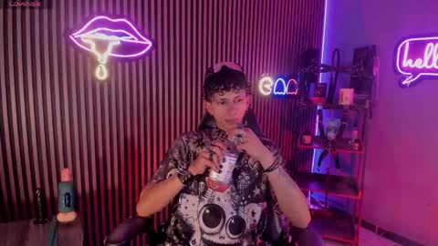 MAXIMO online show from 04/15/26, 02:18