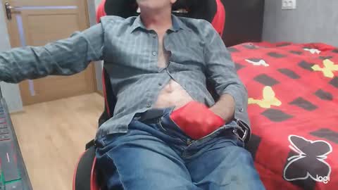 maximus3334 online show from 10/21/25, 12:39