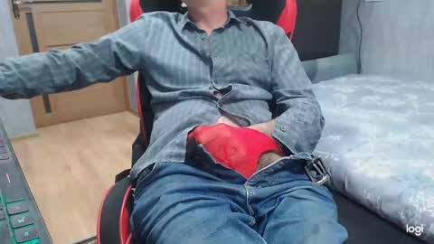 maximus3334 online show from 01/09/26, 09:49