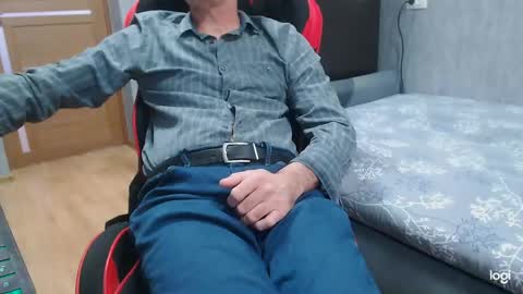 maximus3334 online show from 04/13/26, 11:16