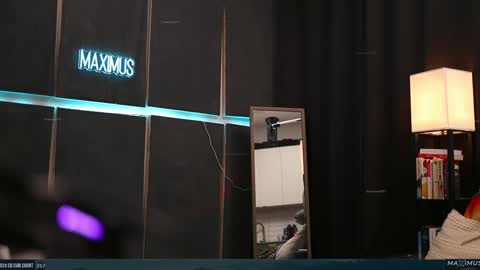 Snapshot of maximus_787 chatting on 12/15/24, 10:58 Maximus7871 online show from 12/15/24, 10:58