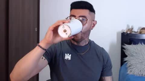 Independent Model online show from 12/30/24, 07:15