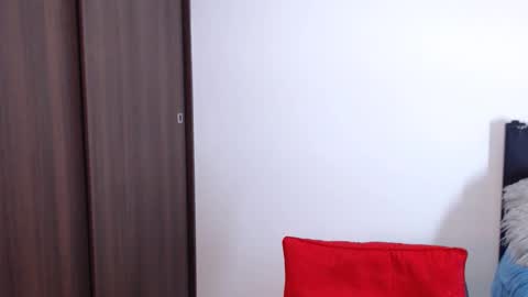 Independent Model online show from 01/28/25, 05:11