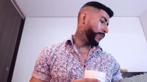 Independent Model online show from 02/20/25, 02:18