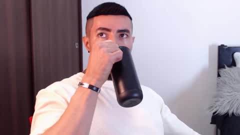 Independent Model online show from 03/07/25, 03:29