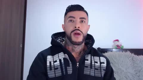 Independent Model online show from 12/04/25, 01:59