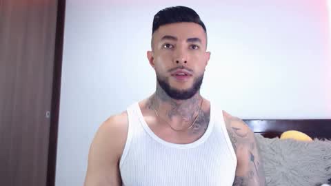 Independent Model online show from 12/19/25, 02:18