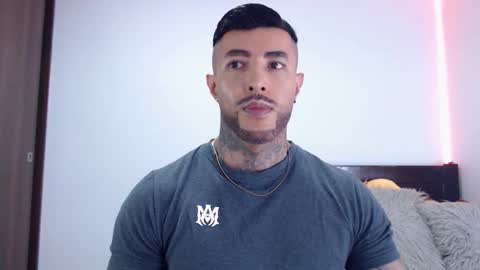 Independent Model online show from 12/22/25, 03:14