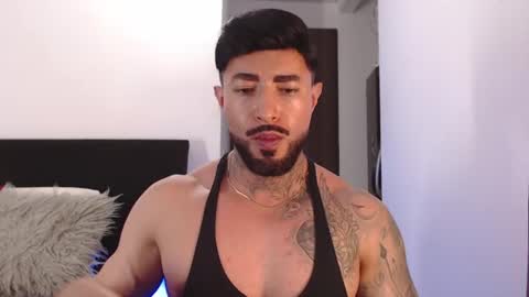 Snapshot of maximus_golden chatting on 06/19/26, 04:06 Independent Model online show from 06/19/26, 04:06