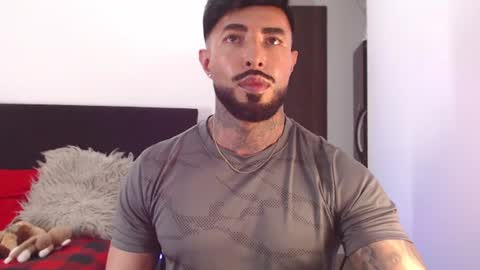 Snapshot of maximus_golden chatting on 06/25/26, 05:23 Independent Model online show from 06/25/26, 05:23