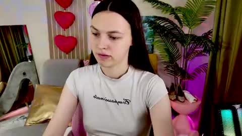 Snapshot of maxincarroll chatting on 06/18/26, 10:09 MaxinCarroll online show from 06/18/26, 10:09