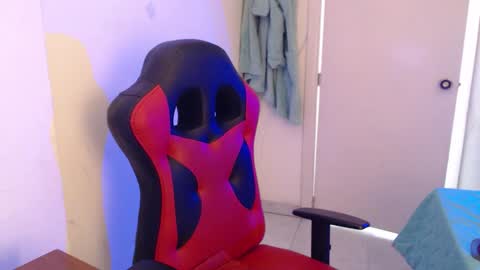 maxinesex_ online show from 02/18/26, 04:36