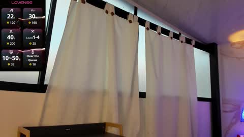 Snapshot of maxirogers chatting on 11/12/25, 11:54 Maxi Rogers online show from 11/12/25, 11:54