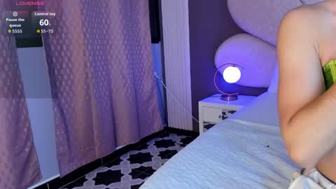 Snapshot of maxirogers chatting on 01/15/26, 09:47 Maxi Rogers online show from 01/15/26, 09:47