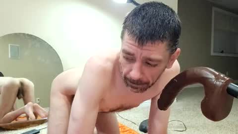 Snapshot of maxjr8008 chatting on 12/22/24, 01:23 maxjr8008 online show from 12/22/24, 01:23