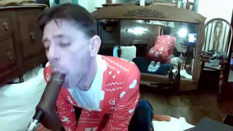 Snapshot of maxjr8008 chatting on 12/04/25, 08:45 maxjr8008 online show from 12/04/25, 08:45