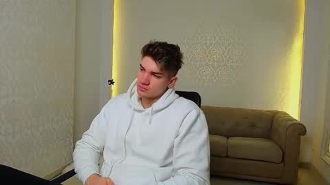 MaxKaiden online show from 11/23/25, 05:29