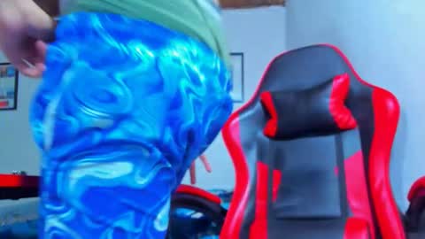 Snapshot of maxowens_oficial chatting on 09/13/25, 07:24 MAX online show from 09/13/25, 07:24