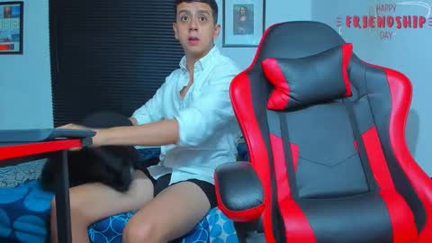 Snapshot of maxowens_oficial chatting on 09/21/25, 07:48 MAX online show from 09/21/25, 07:48