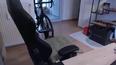 maxp0wer21 online show from 12/14/24, 01:05