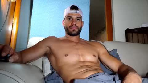 Snapshot of maxpac_rocco chatting on 11/23/25, 04:01 Luca Dominus online show from 11/23/25, 04:01