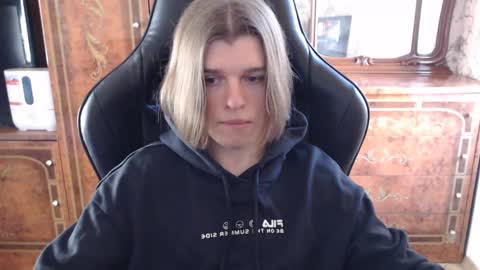 Max online show from 02/22/25, 01:57