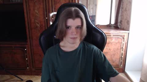 Max online show from 10/11/25, 12:36