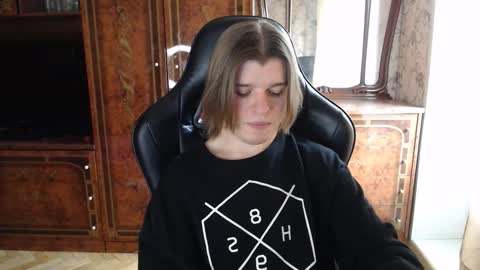 Max online show from 11/06/25, 09:10