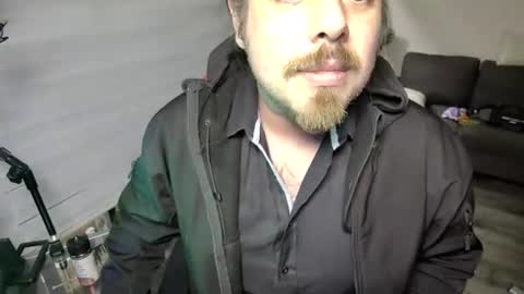 Snapshot of maxredz chatting on 07/15/26, 03:34 Max online show from 07/15/26, 03:34