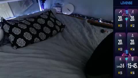 MaxRouger online show from 10/06/25, 08:23